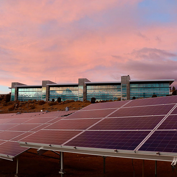 120 conjuntos de sistema de energia solar de 45 kW no Líbano