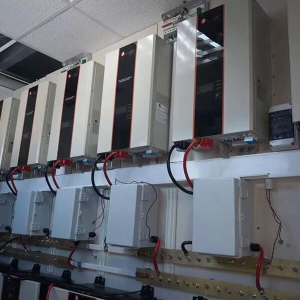 Sistema solar trifásico de 60 kVA nos Estados Unidos